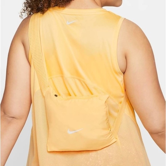 Nike Icon yellow floral Women's Running Jacket Plus Size 1X New - Picture 10 of 14